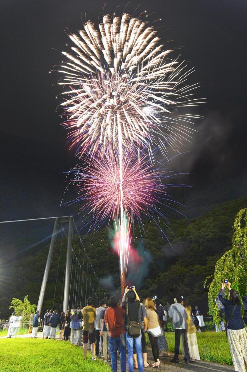 Отель Kinugawa Keisui Никко Экстерьер фото